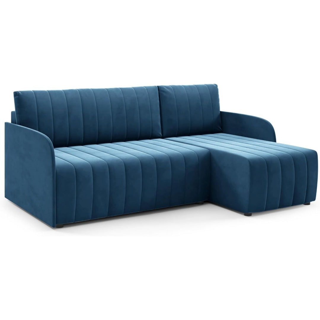 Die Gestaltung von dem Sofa wird durch Samt und Schaumstoff gepraegt