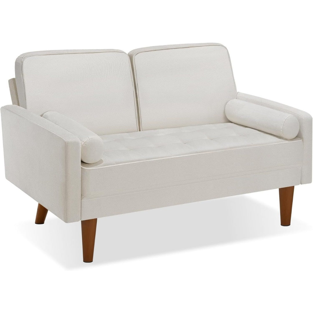 Holzoptik praegt das Sofa