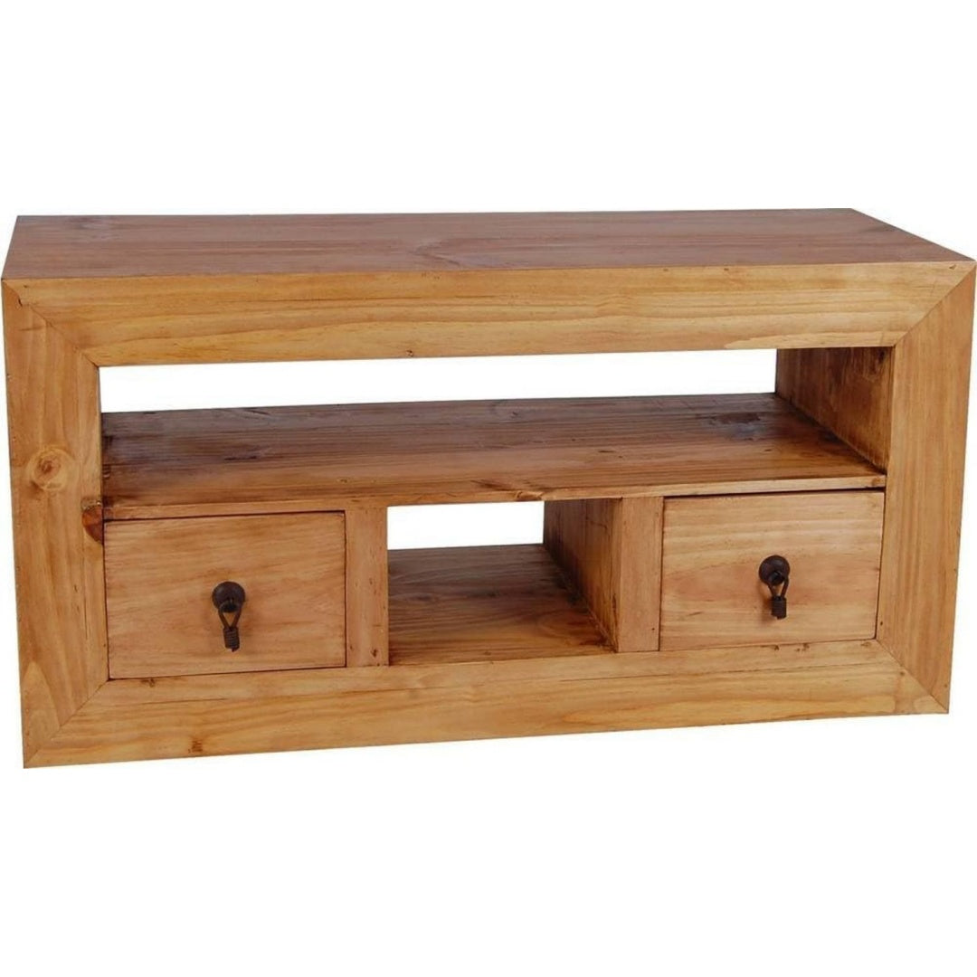 Holzoptik praegt das Sideboard in Braun