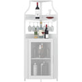 LED Beleuchtung und Flaschenablagen an dem Sideboard