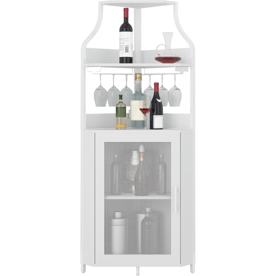 LED Beleuchtung und Flaschenablagen an dem Sideboard